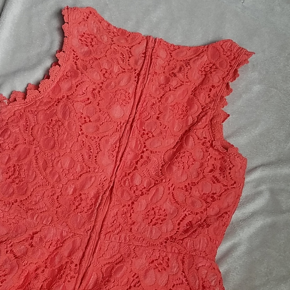 Dress - Picture 6 of 6